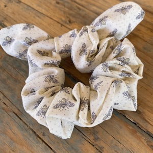Honey Bee Scrunchie Hair Tie, Elastic Hairband, Bee Scrunchie, Ponytail Holder, Top Knot Scunchie