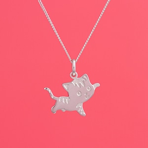 Kinderschmuck, Halskette mit Katzen Anhänger aus Sterlingsilber, die Geschenkidee für Kinder: ein Schmuckstück als Glücksbringer