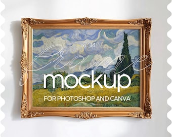 Puede incluir: Un marco dorado adornado con una pintura de un paisaje con cielo azul y árboles verdes. El texto "no. 314" y "mockup" son visibles en la imagen. El texto "FOR PHOTOSHOP AND CANVA" también es visible en la imagen.
