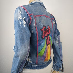 Jeansjacke Fuck it mit Regenbogen S/M Bild 4