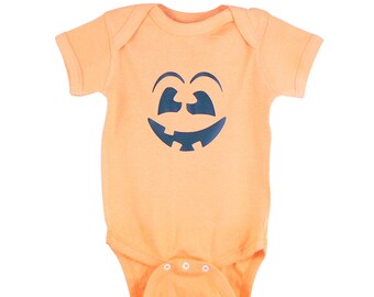 ジャック・オー・ランタンの顔のベビーボディスーツ：ハロウィンコットンクリーパー