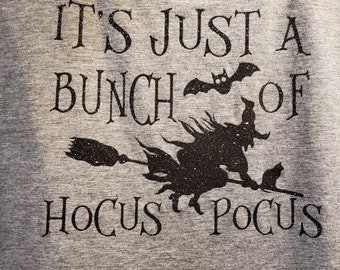 ホーカス・ポーカス グリッター ハロウィン Tシャツ - ベラ+キャンバス レディースカット
