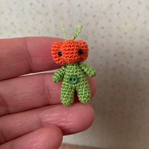 Miniature Pumpkin Man AMIGURUMI Crochet PATTERN image 1