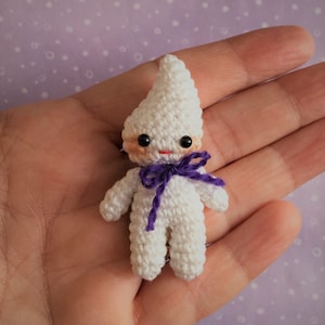 Miniature Chibi Ghost AMIGURUMI Crochet PATTERN image 1