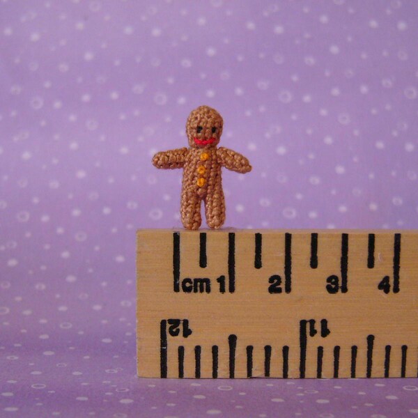 Micro Miniature Crochet Gingerbread Pattern – Tiny Amigurumi Holiday Ornament