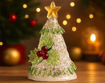 Verlichte kerstbomen van mondgeblazen glas, minisculptuur van glas in lood, decoratie voor de feestdagen