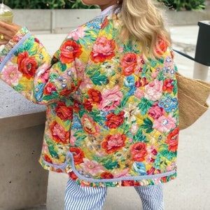 Manteaux matelassés à la main en patchwork de fleurs, nouveau style, vintage, bohème, veste matelassée à fleurs, printemps 2024, veste an 2000, cadeau fête des mères image 2