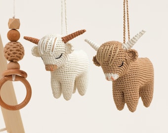 Highland Cow Baby Gym, Baby Shower Gift / Baby Activity Gym / PERSONALIZED LETTERS