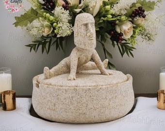 Sandstone Color Cute Cartoon Ashtray, Easter Island Yoga Stone Man Personality Ashtray, Creative Ashtray With Lid