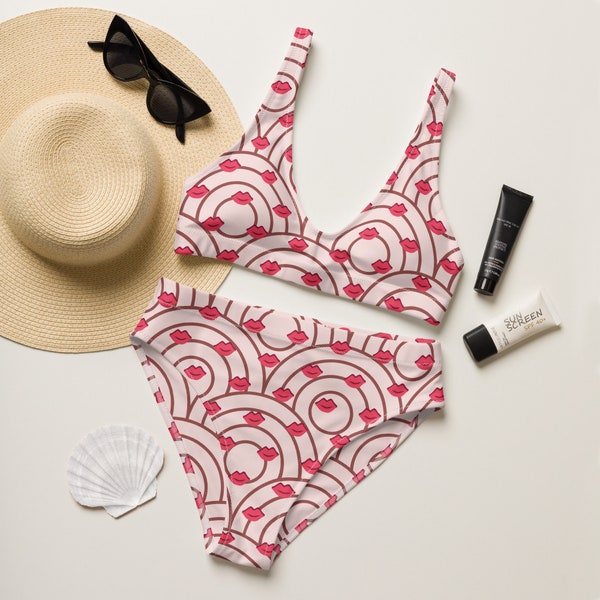 Seashell bikini set | lips and circle pattern | female friendly | Gerecyclede bikini met hoge taille
