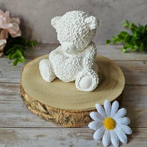Osito de yeso con corazón | Figura decorativa hecha a mano | Oso de yeso adorable | Idea de regalo | Oso decorativo hecho a mano