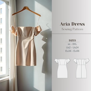 Puede incluir: Un vestido beige con hombros descubiertos colgado de una percha de madera. El vestido tiene un corpiño ajustado y una falda corta. La imagen también incluye el texto "Aria Dress Sewing Pattern" e información sobre tallas.