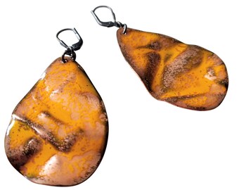 collier balenciaga en metal argente et lien en cuir collier balenciaga en metal argente et lien en cuir