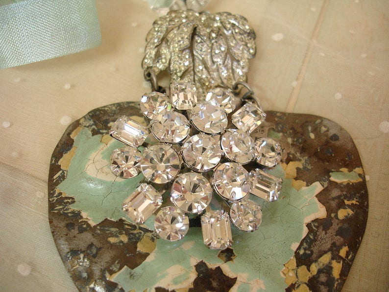 vintage clear rhinestone brooch mid century unmarked beauty brilliant prong set octagons and rounds image 2