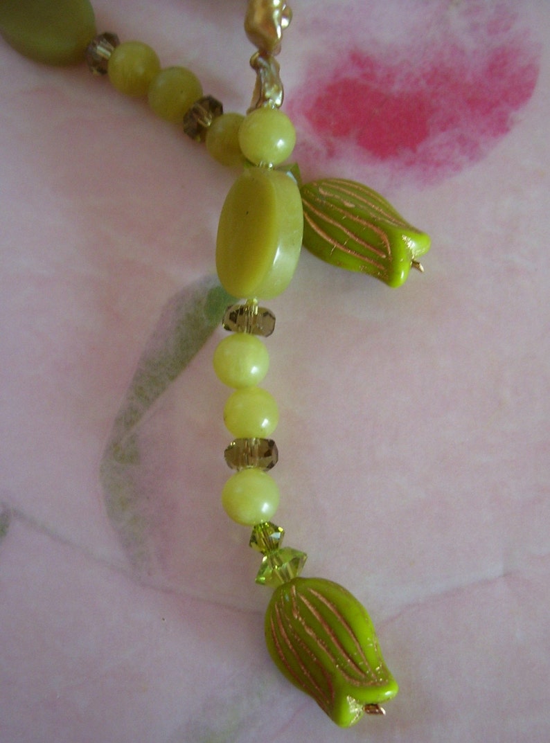 Moonlit Moss Lariat image 3