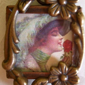 La Belle Dame Avec Fleur (Victoriana)