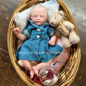 OOAK Mini Polymer Clay Baby Doll - Blaues Kleid - Handmade by Artist - Clay Art