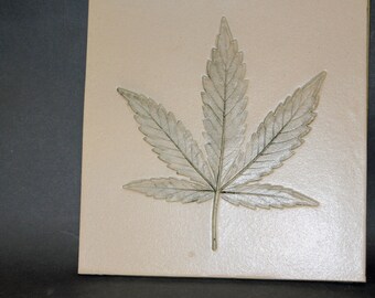 Cannabis tile 7.5x7.5"