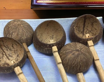 Coconut Shell Ladle from Thailand Made from 100% real coconut shell, polished with natural materials, chemical-free Simple & classic design