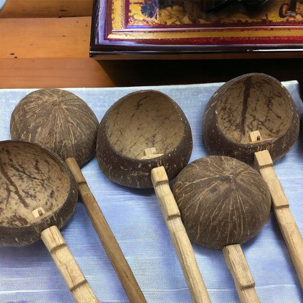 Coconut Shell Ladle from Thailand Made from 100% real coconut shell, polished with natural materials, chemical-free Simple & classic design