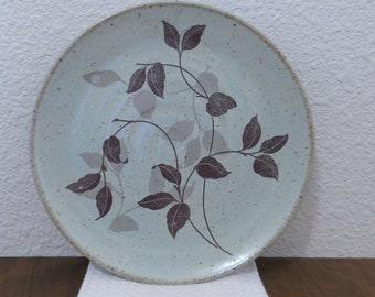 Stoneware Plate Platter - Hinting Blue - Leaves - 10" diameter