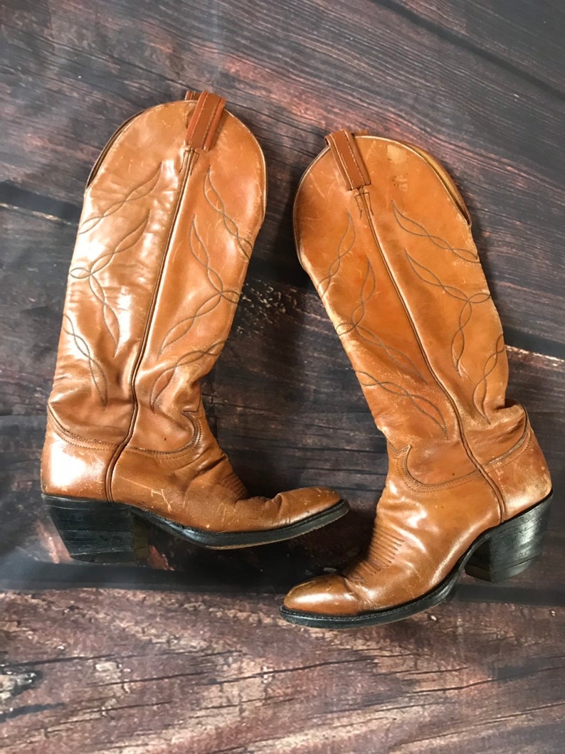 womens cowboy boots size 7