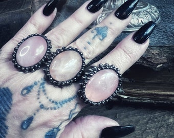 The “Cats Tongue” rose quartz ring