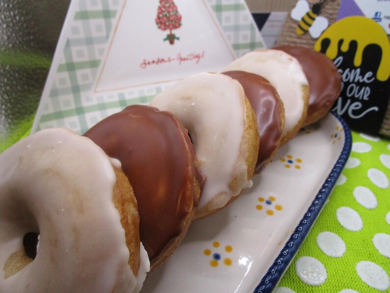 Donas glaseadas sin gluten, sin lácteos, sin huevo, veganas, horneadas, sin levadura, sin frutos secos, regalo de cumpleaños, limón, manzana especiada, pastel de calabaza, s'mores imagen 16