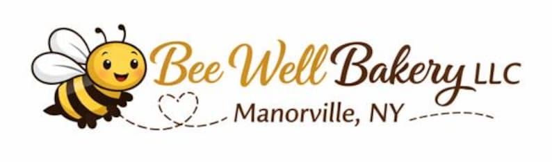 Puede incluir: Un logotipo para Bee Well Bakery LLC en Manorville, NY, que presenta una abeja de dibujos animados con rayas amarillas y negras, alas blancas y una cara sonriente. El texto Bee Well Bakery LLC est&aacute; escrito en marr&oacute;n con una l&iacute;nea punteada en forma de coraz&oacute;n.