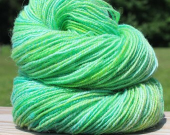 Frog Water, Hand Spun, Handspun, Yarn, Fingering, Green, Blue, Cheviot, Nylon, Sock Yarn, 256 Yards