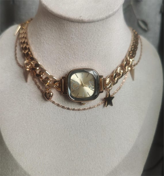 Collar con colgante de reloj de oro: reloj de diamantes de