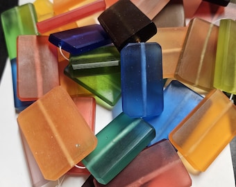 Rectángulos planos grandes, resina, hebra arcoíris, 6 cuentas, 3,8 cm x 1,27 cm