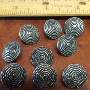 7 Buttons, Mosaic Raised pattern, 5/8 inch (15mm)  Metal Buttons, Antique Silver Color