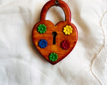 vintage heart shaped brooch - wood color carved flowers - pendant locket for a necklace - boho