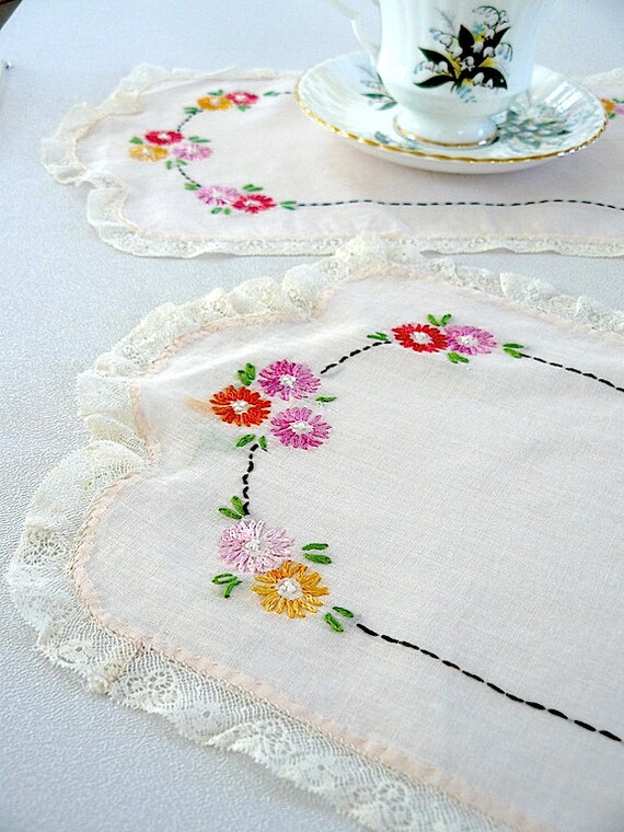 Items similar to set of 2 TWO vintage embroidered flowers small runner
