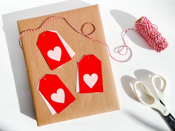 Heart Gift Tags, Set of 12 Pink and Red Heart Cutout Present Labels, Cute Valentine’s Day Gift Wrapping Tag Set, Baked Goods Tag
