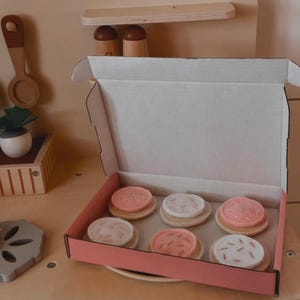Magnetic felt Cookies Box with 1/2 dozen cookies