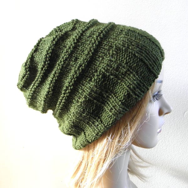 Bonnet ample en tricot à la main large bande en vert foncé olive forêt fougère mousse bonnet hommes femmes adolescent unisexe hiver automne slouch mélange de laine