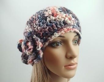 Gorro de crochet con flor, de lana de lujo, OOAK, para mujer y adolescente, con textura, rosa, blanco, gris y naranja.