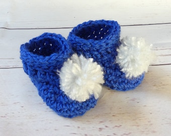 Baby booties royal blue with light grey pom pom crochet pure wool newborn 0-3 months baby boy shower pregnancy announcement
