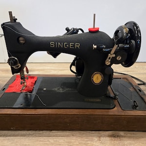 1947 Singer Sewing Machine