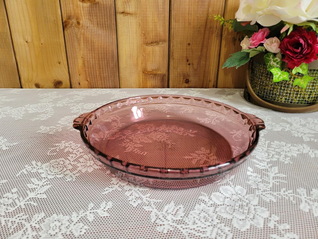 Plat en verre transparent Pyrex, 24 cm de diamètre - Arts de la table Plat en verre transparent Pyrex, 24 cm de diamètre - Arts de la table
