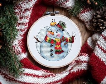 雪だるまのクリスマスオーナメントのクロスステッチパターン（PDFダウンロード）