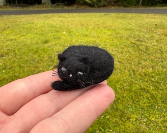 Miniature Needle Felted Sleeping Black Cat Sleeping Dollhouse Miniature Pet Loss