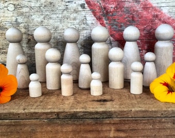 Wooden Peg dolls in various sizes for craft