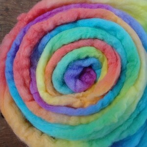 Hand Painted Pure Wool Fleece in Rainbow Colours for Wet or Dry Felting or Weaving image 3