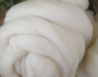 natural white fleece for wet and dry felting spinning knitting weaving