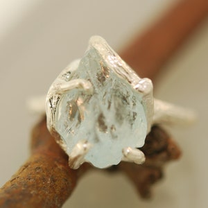 Twig ring, Raw Aquamarine Ring, Rough Stone Ring,silver twig ring, raw stone ring, Aquamarine Ring