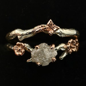 Anillo de diamante en bruto: rama de flor de cerezo en oro rosa de 14 quilates, anillo de compromiso élfico