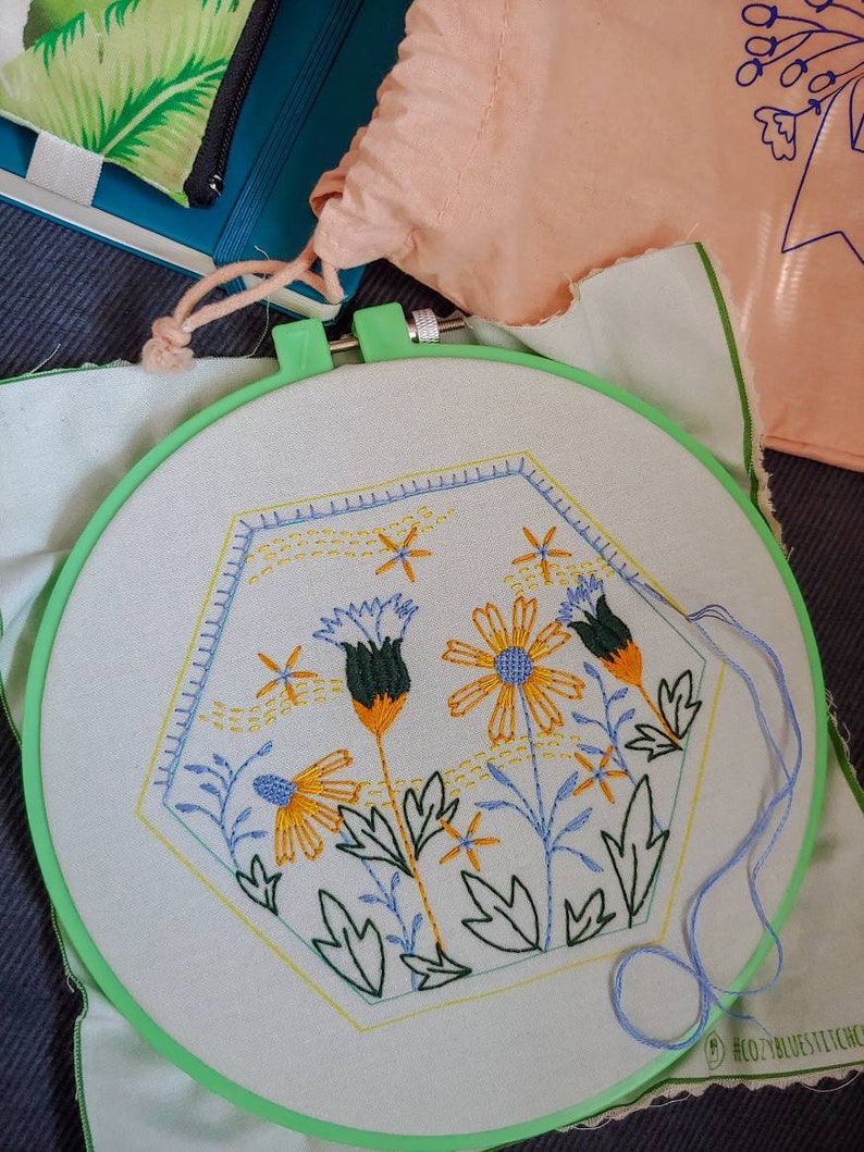 SUMMER BREEZE pdf embroidery pattern, embroidery hoop art, hand embroidery, retro hexie, vintage stoneware inspired, honeycomb, coneflower image 3